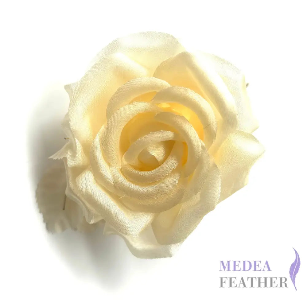 10cm wide silk flower - Butter yellow