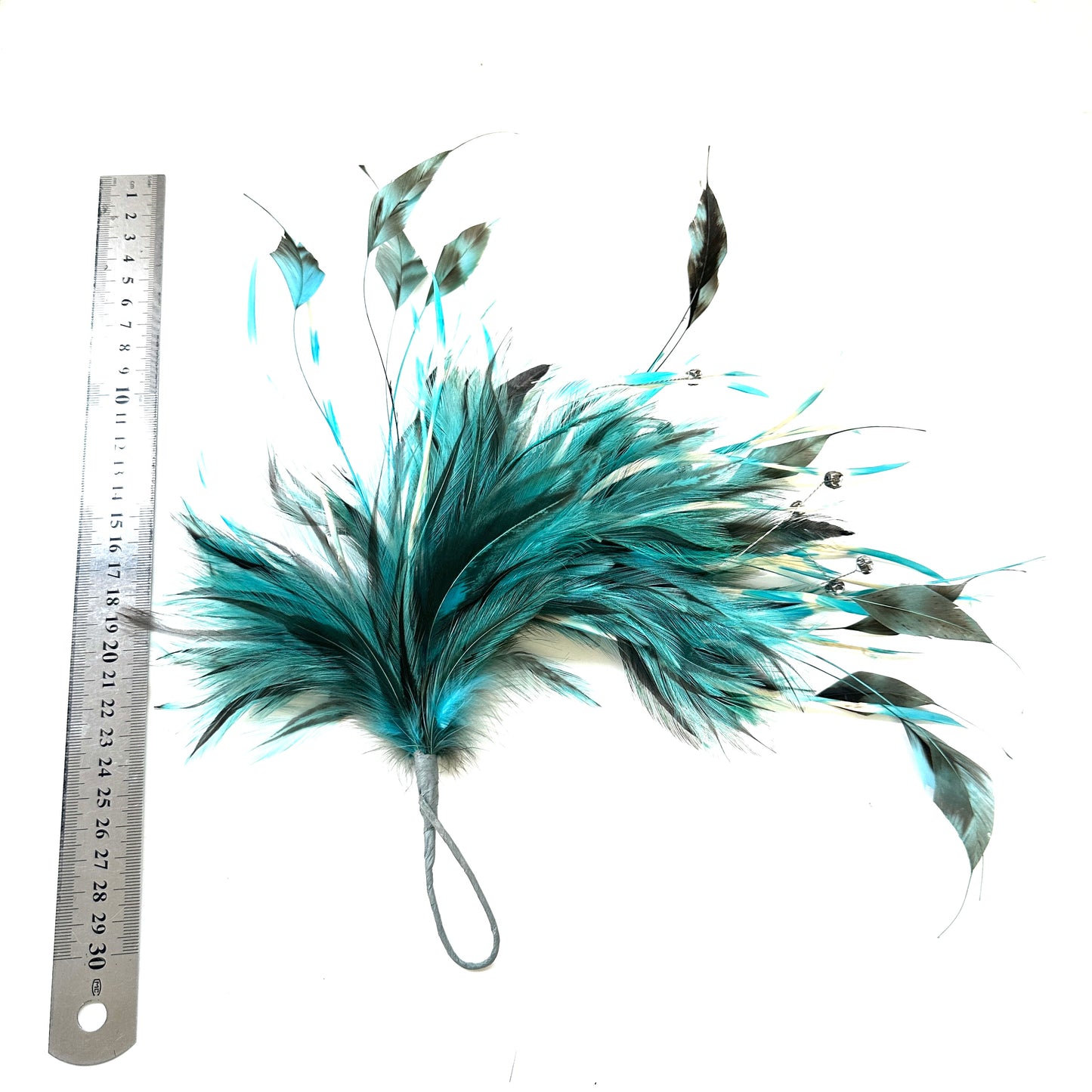 Long Gradient Goose Biot Feather Mount 02