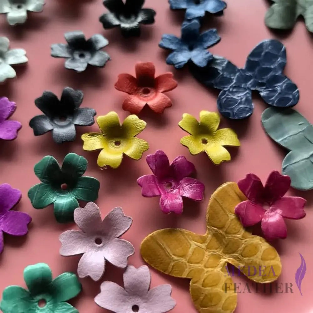 1.6cm Leather flowers-Pack of 2