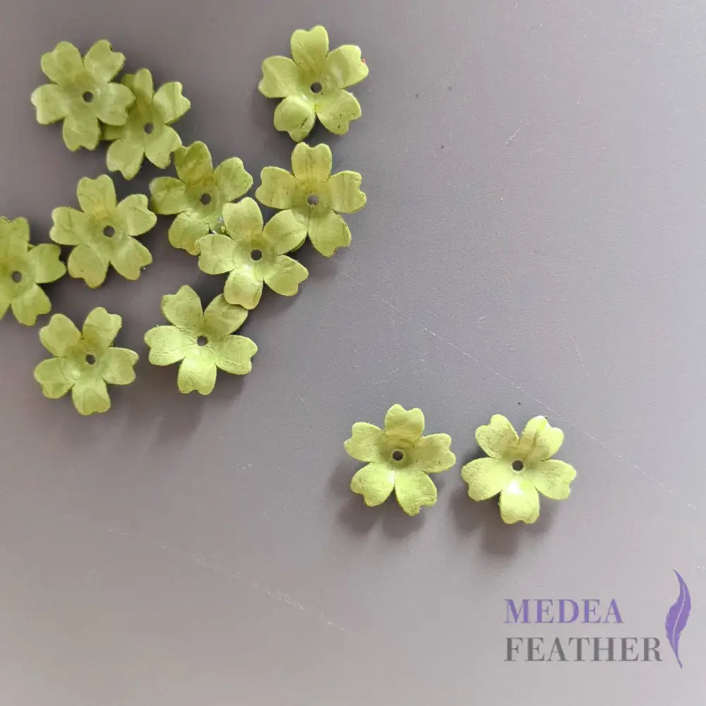 1.6cm Leather flowers-Pack of 2 Green