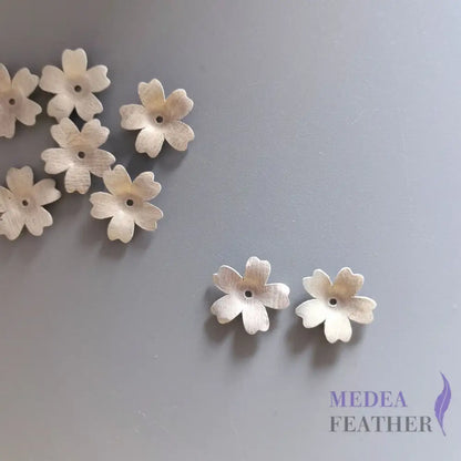 1.6cm Leather flowers-Pack of 2 White
