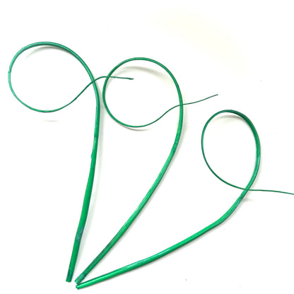 Loop Curved Ostrich Feather Quill
