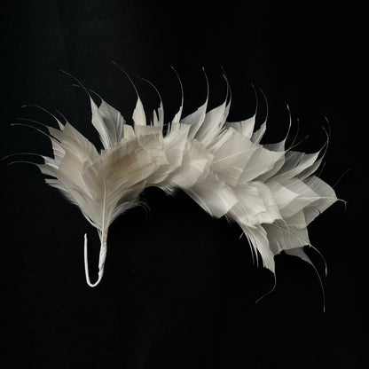 Spiky Goose Feather Wired Hat Mount