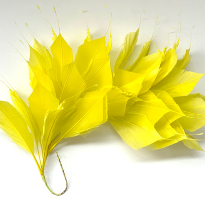 Spiky Goose Feather Wired Hat Mount