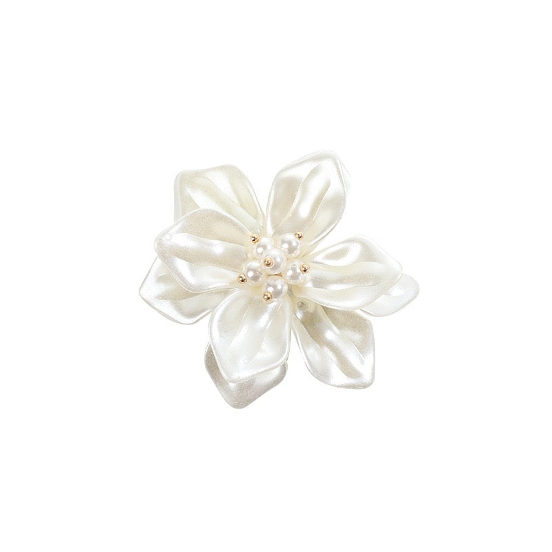 White Acrylic Bead Flower BF13