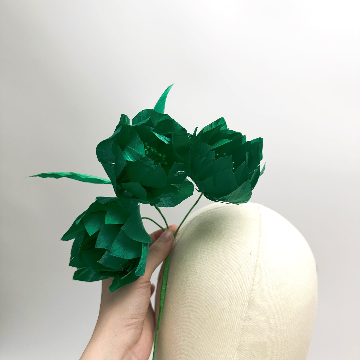 FM045 Three Goose Feather Flowers Set Mount