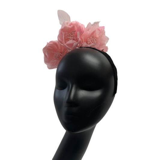 FM045 Three Goose Feather Flowers Set Mount