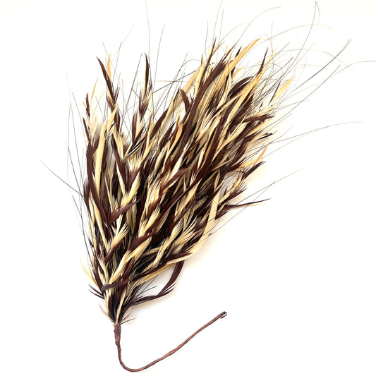 Two-colour Goose Biot Feather Flower Mount