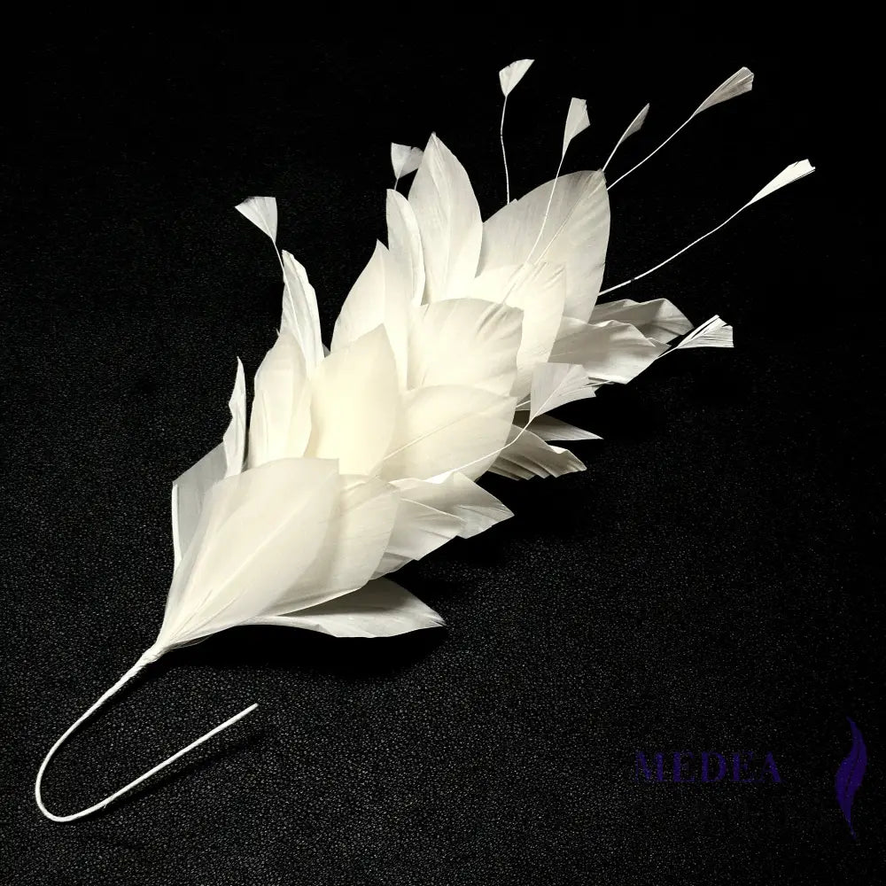 Stripped Diamond Coque & Goose Feather Wired Flower Mount Ivory