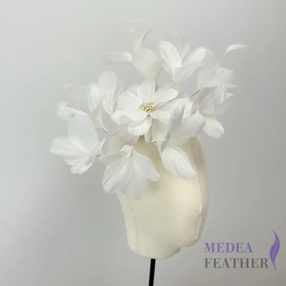 FM046 Surrounded Feather Flowers Set #01 Ivory