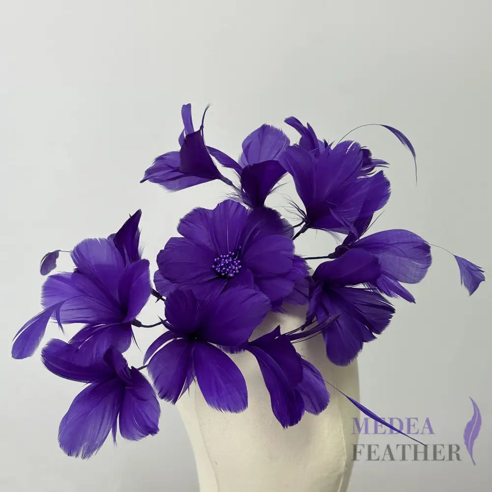 FM046 Surrounded Feather Flowers Set