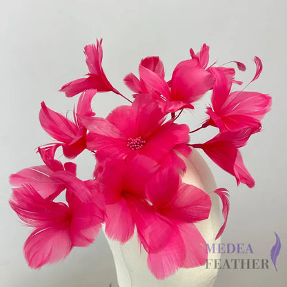 FM046 Surrounded Feather Flowers Set
