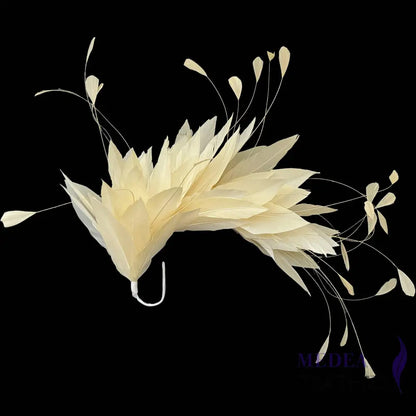 Goose and Coque Feather Mount FM304 - #04 cream