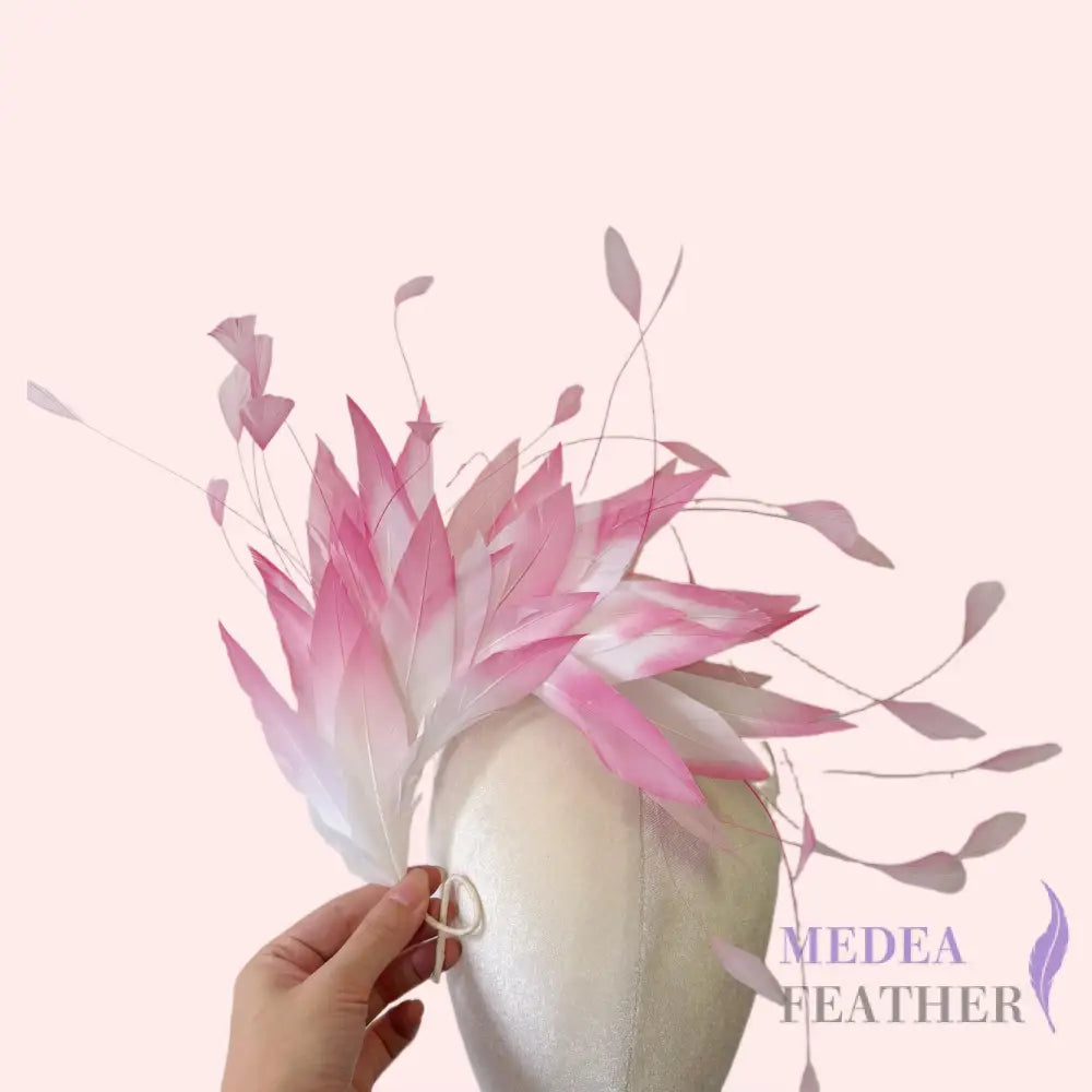 Gradient Goose and Coque Feather Mount FM304G - Pink / #01 Ivory