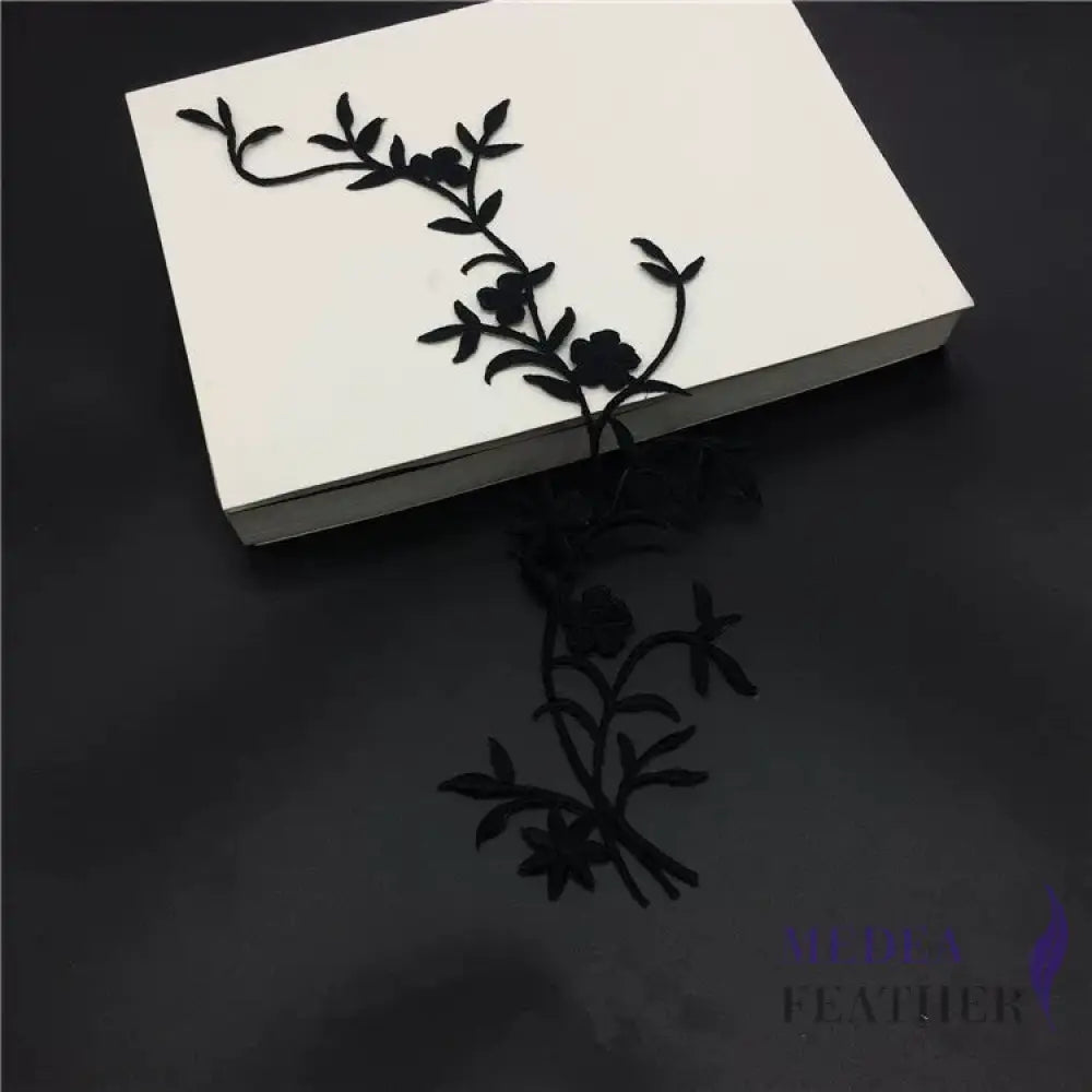 Iron on Leaf Vines Embroidery Applique EA07 Black