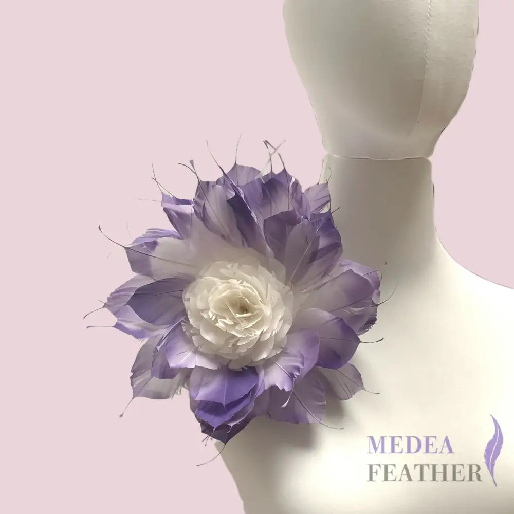 ’Lotus’ Gradient Goose Feather Flower DS260930