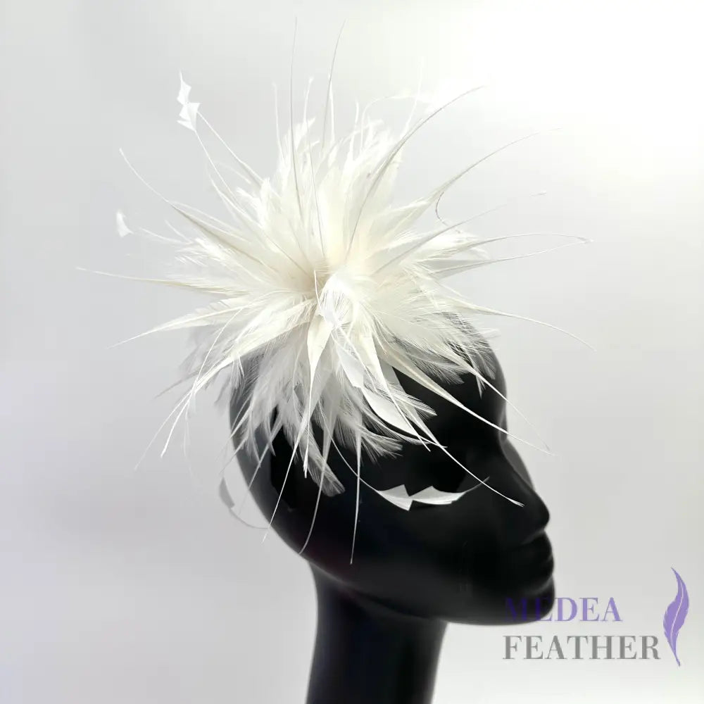 ”Spark“ / Hackle Feather and Coque Feather Flower Mount #01 Ivory