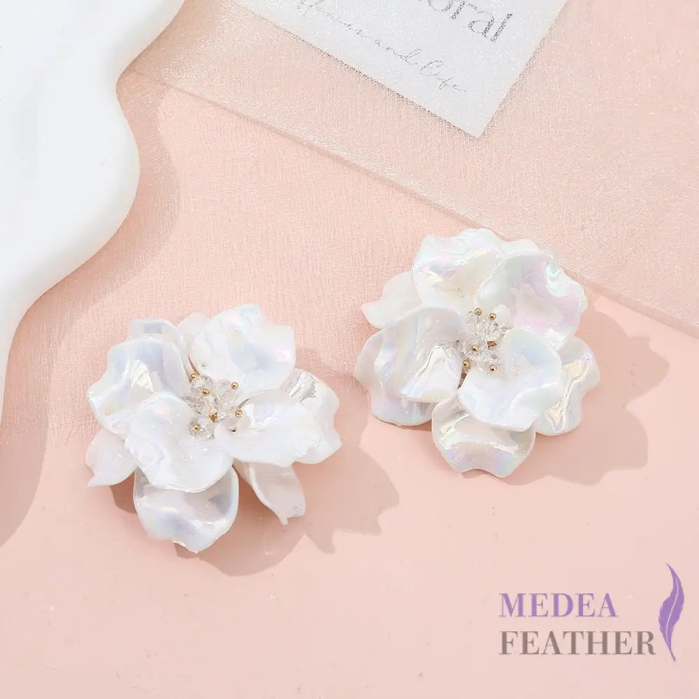 Two-colour Bead Flower BF11 White