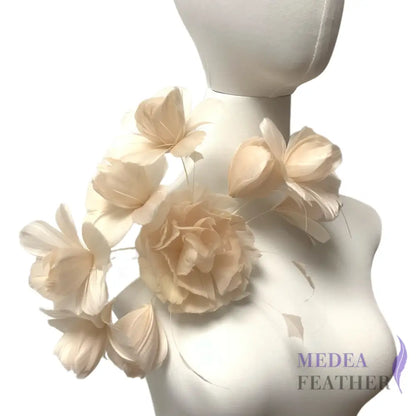 ’Valentines Roses’/ Classic Goose Feather Flower Mount DS25050L - #04 cream