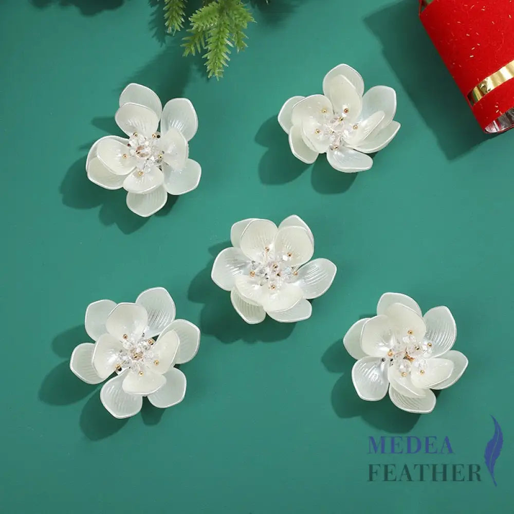 White Acrylic Bead Flower BF13 12 (6.4cm)