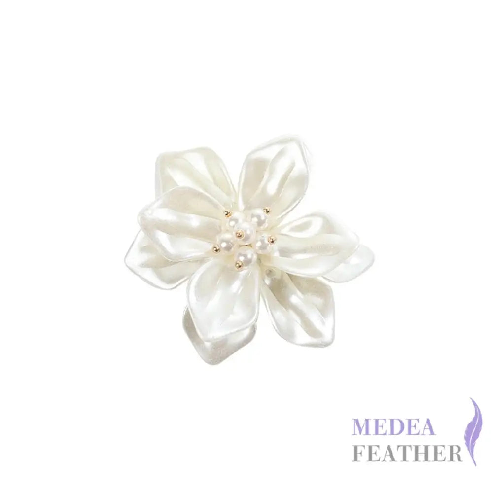 White Acrylic Bead Flower BF13