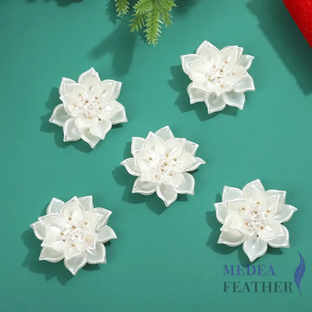 White Acrylic Bead Flower BF13 7 (4.7cm)