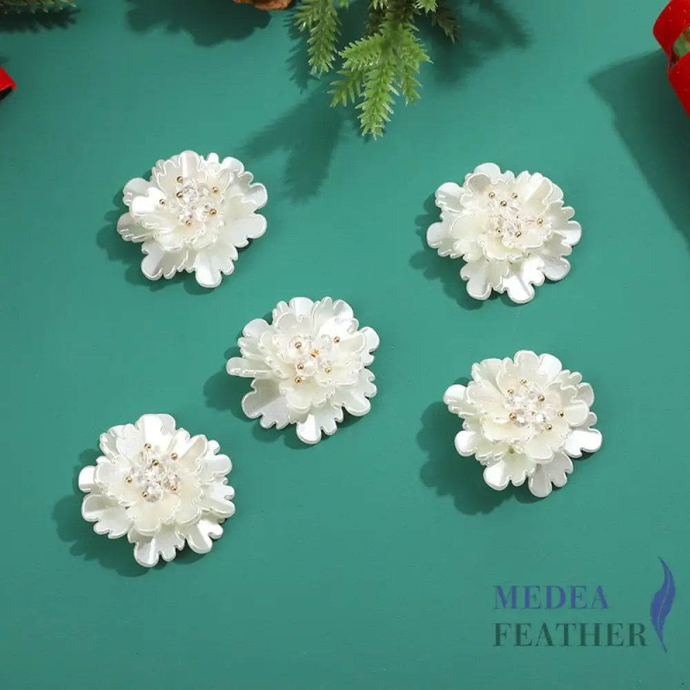 White Acrylic Bead Flower BF13 9 (4cm)